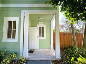 390 NE 35th Ave, Homestead FL 33033