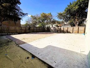 390 NE 35th Ave, Homestead FL 33033