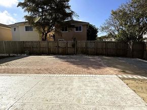 390 NE 35th Ave, Homestead FL 33033