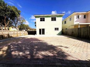 390 NE 35th Ave, Homestead FL 33033