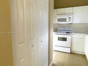 390 NE 35th Ave, Homestead FL 33033