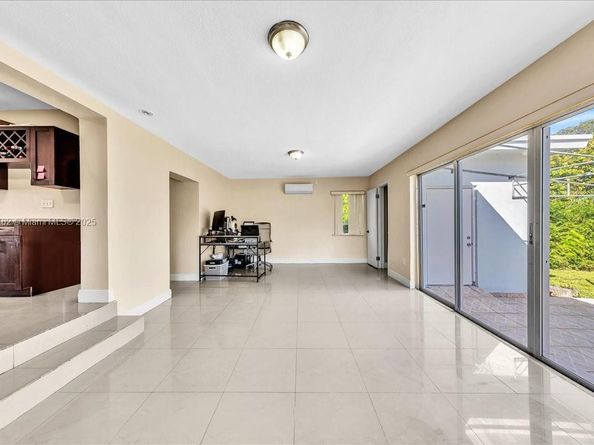 1245 NW 130th St, North Miami FL 33167
