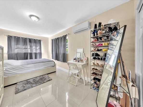 1245 NW 130th St, North Miami FL 33167