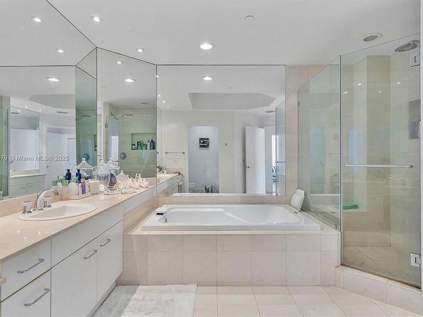 21150 Point Pl PH 3105, Aventura FL 33180