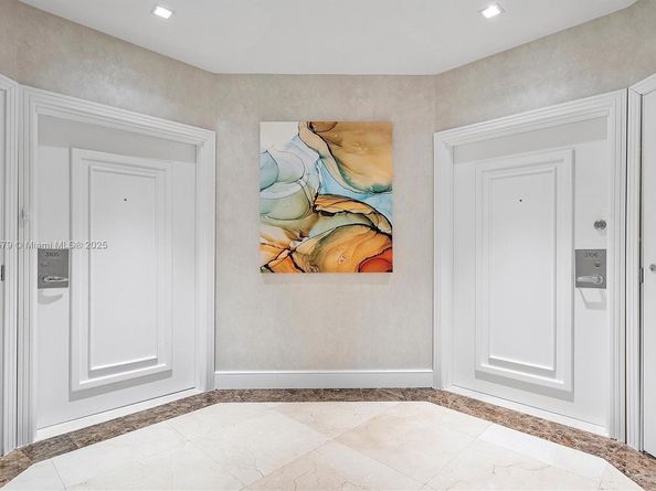 21150 Point Pl PH 3105, Aventura FL 33180