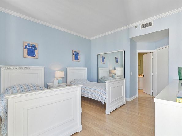 21150 Point Pl PH 3105, Aventura FL 33180
