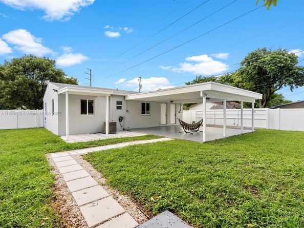 1325 N 26th Ave, Hollywood FL 33020