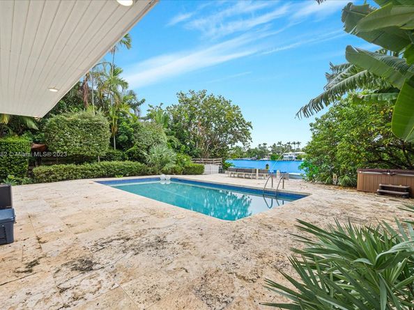 433 E Dilido Dr, Miami Beach FL 33139