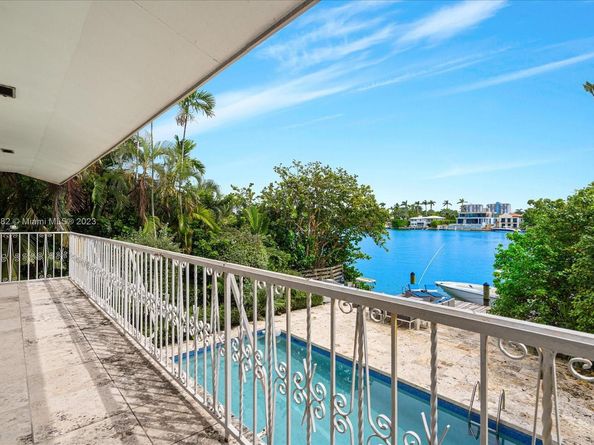 433 E Dilido Dr, Miami Beach FL 33139