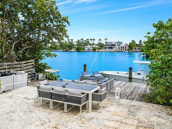 433 E Dilido Dr, Miami Beach FL 33139