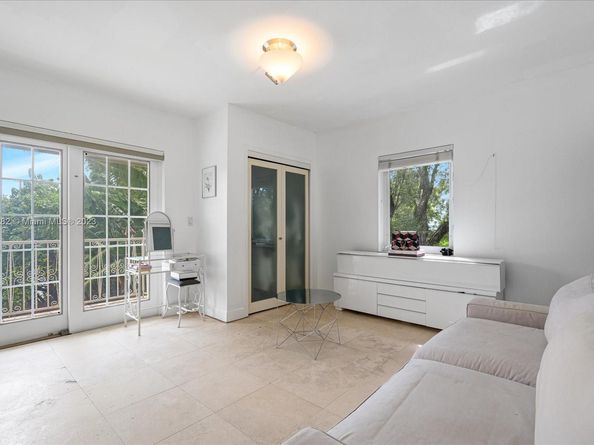 433 E Dilido Dr, Miami Beach FL 33139