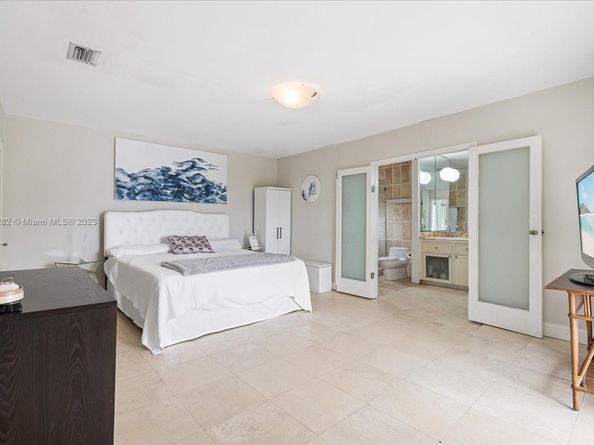 433 E Dilido Dr, Miami Beach FL 33139