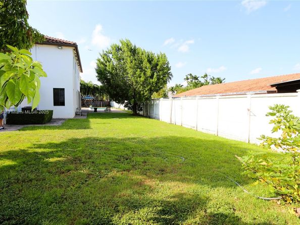 12246 SW 1st St, Miami FL 33184