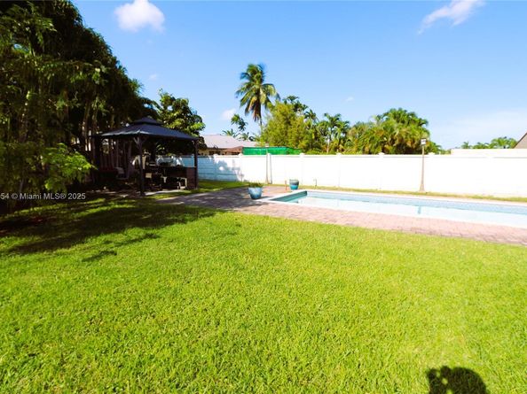 12246 SW 1st St, Miami FL 33184