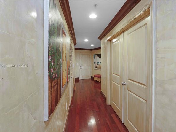10 Aragon Ave 1216, Coral Gables FL 33134