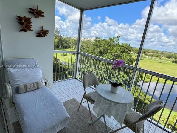 3080 N Course Dr 704, Pompano Beach FL 33069