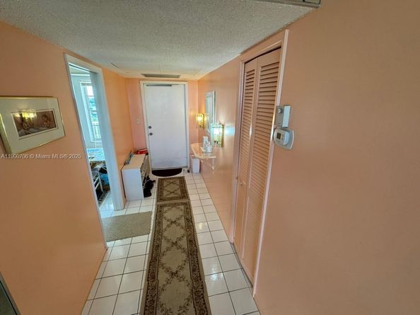 3080 N Course Dr 704, Pompano Beach FL 33069