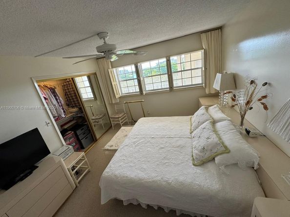 3080 N Course Dr 704, Pompano Beach FL 33069