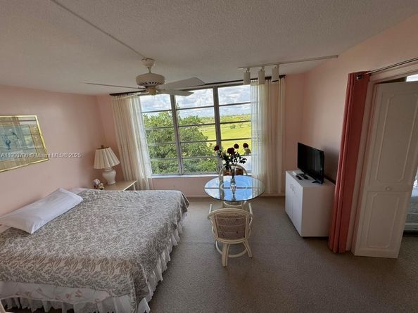 3080 N Course Dr 704, Pompano Beach FL 33069