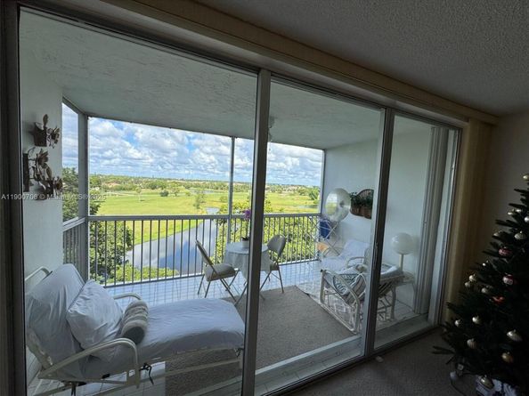 3080 N Course Dr 704, Pompano Beach FL 33069
