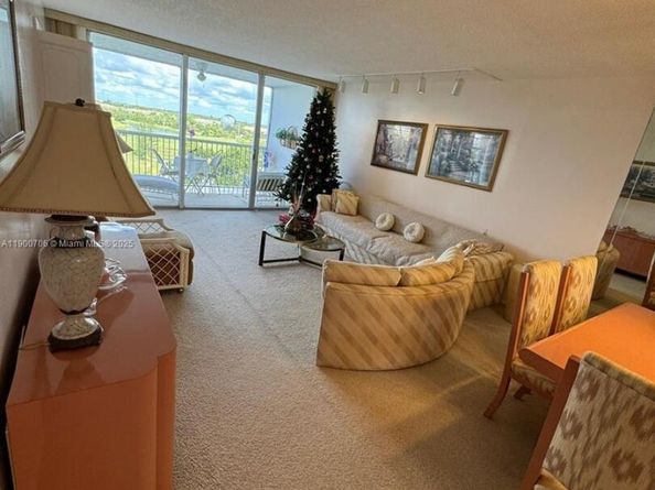 3080 N Course Dr 704, Pompano Beach FL 33069
