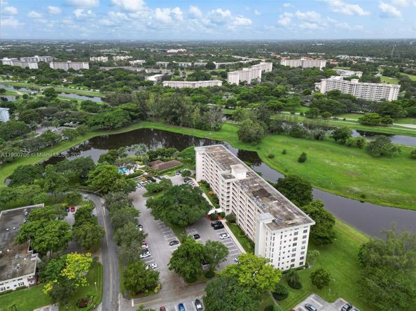 3080 N Course Dr 704, Pompano Beach FL 33069