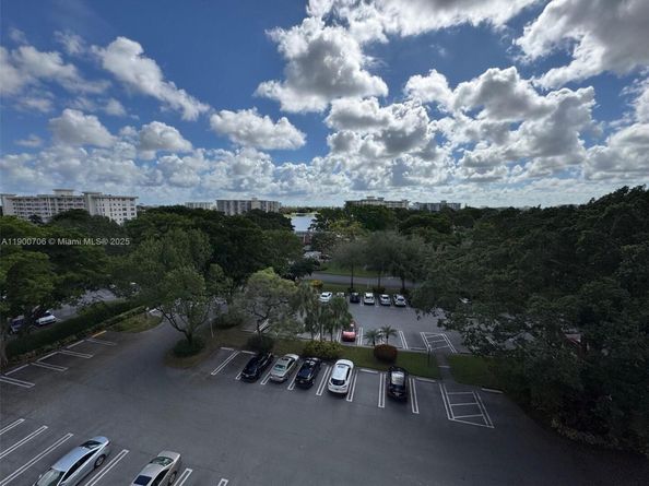 3080 N Course Dr 704, Pompano Beach FL 33069
