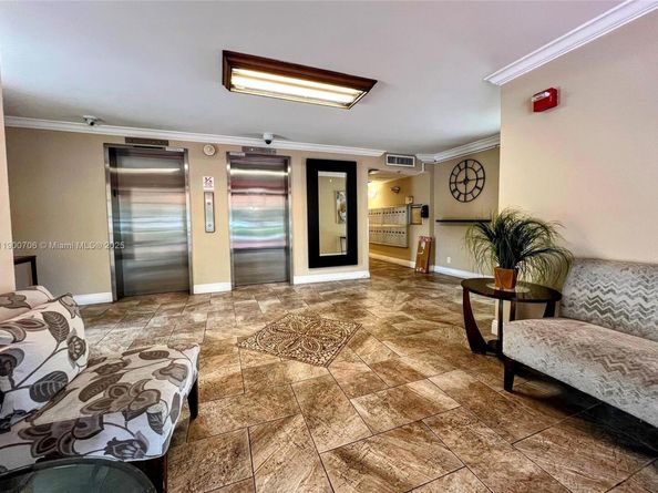 3080 N Course Dr 704, Pompano Beach FL 33069