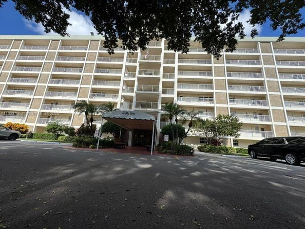 3080 N Course Dr 704, Pompano Beach FL 33069