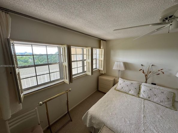 3080 N Course Dr 704, Pompano Beach FL 33069
