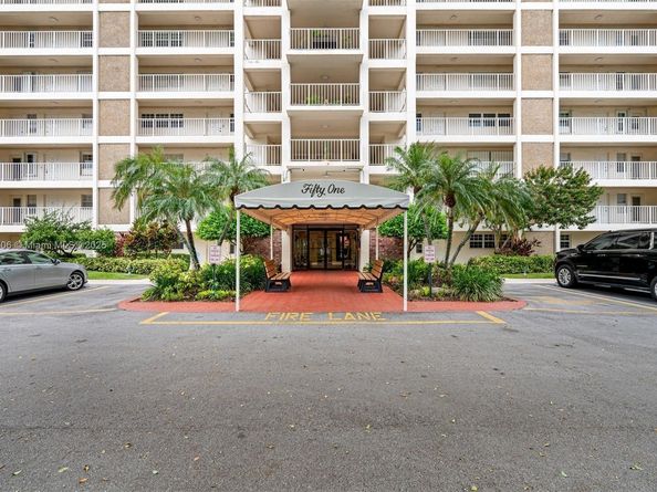 3080 N Course Dr 704, Pompano Beach FL 33069