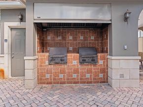 6821 SW 44th St 203, Miami FL 33155