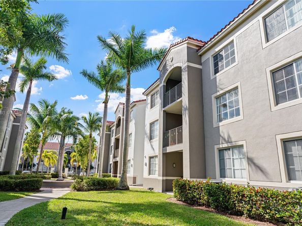 6821 SW 44th St 203, Miami FL 33155
