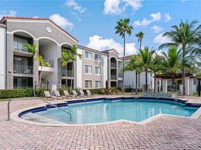 6821 SW 44th St 203, Miami FL 33155