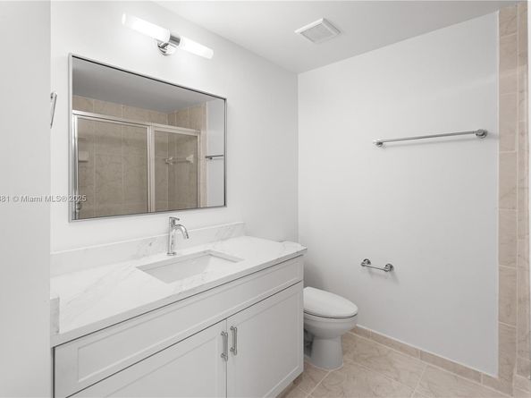 6821 SW 44th St 203, Miami FL 33155