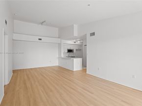 6821 SW 44th St 203, Miami FL 33155