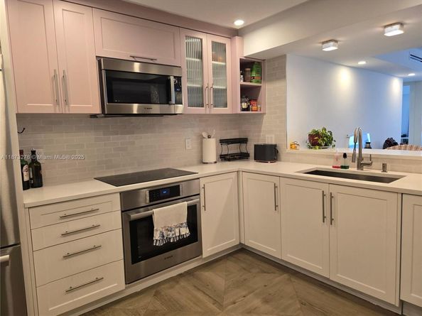 Undisclosed Address #A11873276, Miami Beach FL 33140
