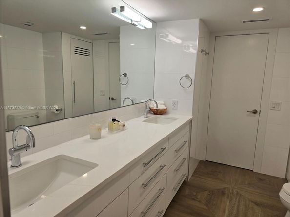 Undisclosed Address #A11873276, Miami Beach FL 33140