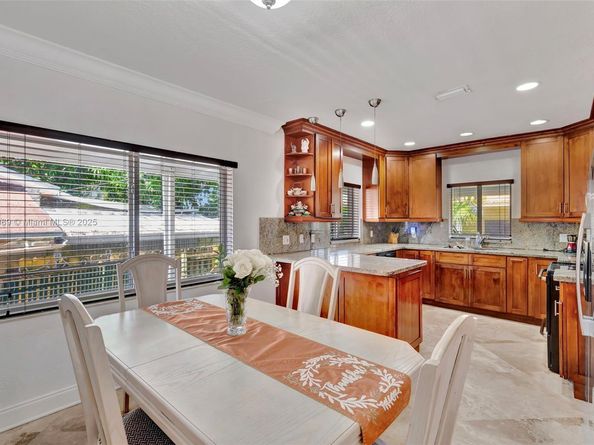 3541 SW 23rd Ter, Miami FL 33145