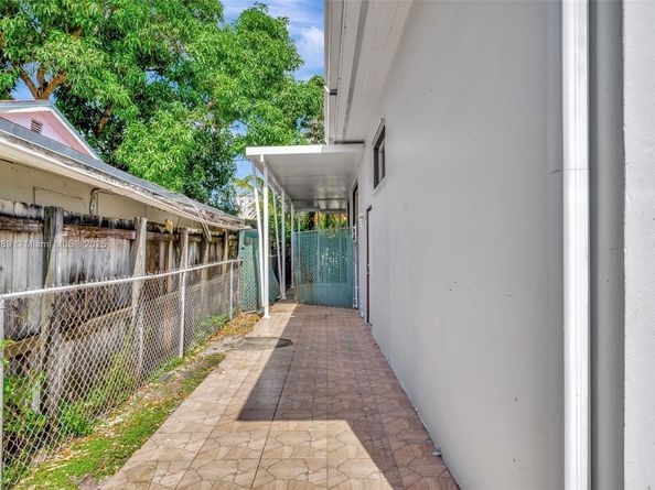 3541 SW 23rd Ter, Miami FL 33145