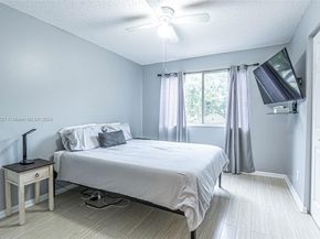 2913 Myrtle Oak Cir, Davie FL 33328
