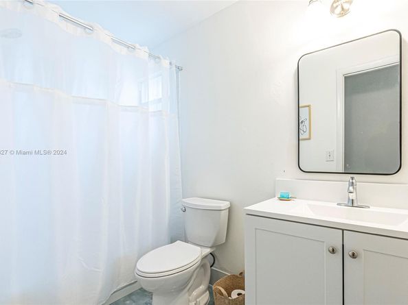 2913 Myrtle Oak Cir, Davie FL 33328