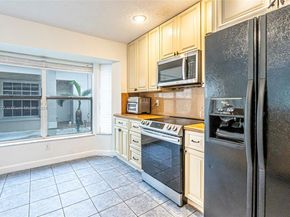 2913 Myrtle Oak Cir, Davie FL 33328