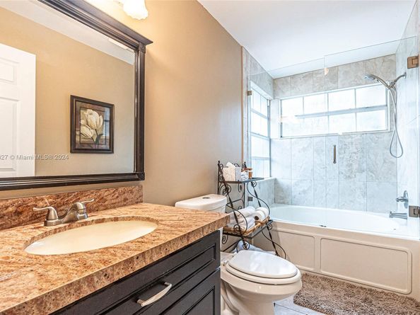 2913 Myrtle Oak Cir, Davie FL 33328