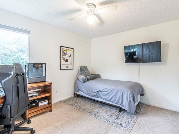 2913 Myrtle Oak Cir, Davie FL 33328