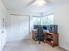 2913 Myrtle Oak Cir, Davie FL 33328