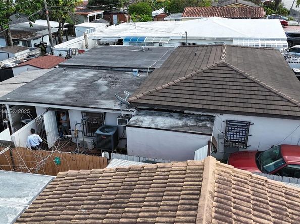 825 E 9th Ln, Hialeah FL 33010