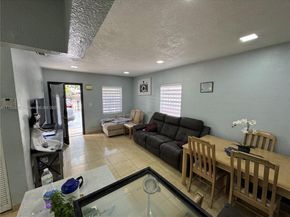 825 E 9th Ln, Hialeah FL 33010