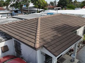 825 E 9th Ln, Hialeah FL 33010