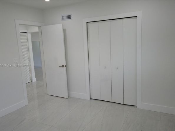 1180 NE 200th Ter, Miami FL 33179